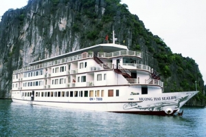 HA LONG BAY-BAI TU LONG BAY-Huong Hai Sealife Cruise